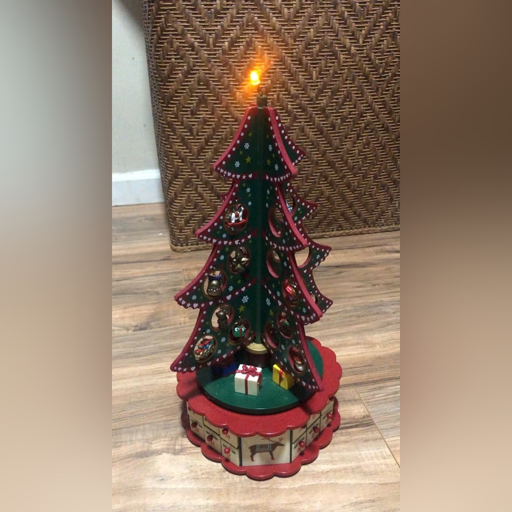 Mr. Christmas 2005 Advent Christmas Tree 16.5 Inches Tall AS IS